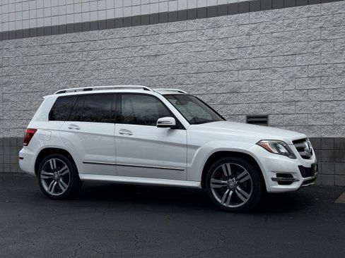 Used 2013 Mercedes-Benz GLK 350 4MATIC w/ Multimedia Pkg image 4