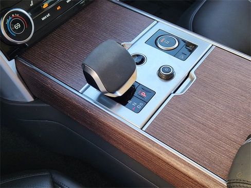 Used 2023 Land Rover Range Rover SE image 19