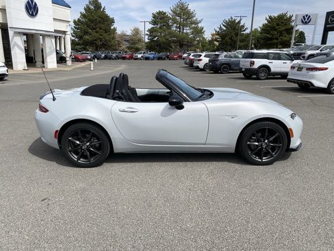 Used 2017 MAZDA MX-5 Miata Club image 48