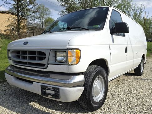 Used 2002 Ford E-150 and Econoline 150 image 6