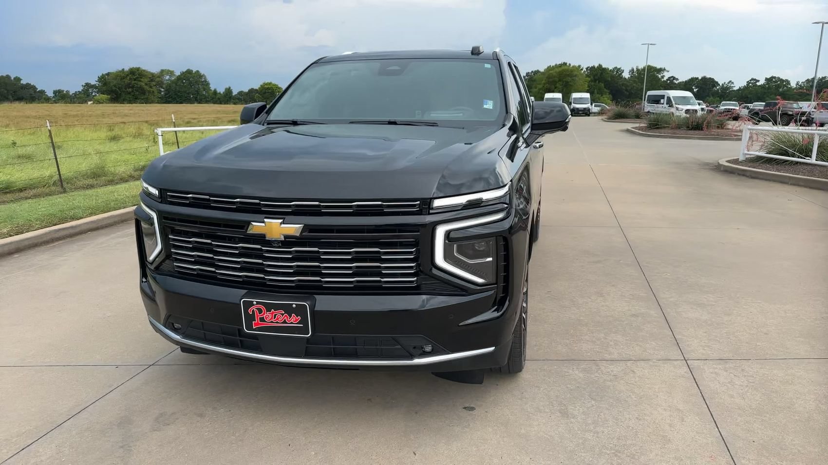 Used 2025 Chevrolet Tahoe High Country AWD/4WD image 4