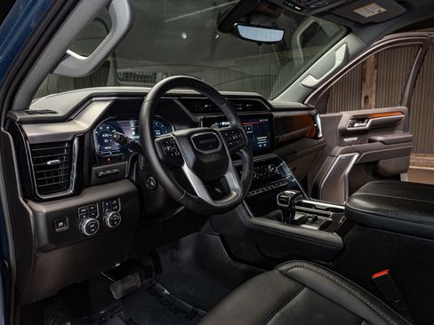 Used 2025 GMC Sierra 1500 Denali w/ Technology Package AWD/4WD image 13