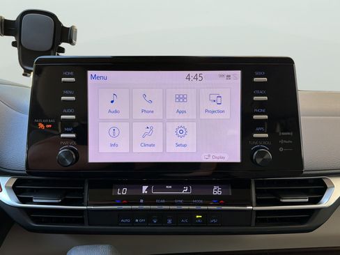 Used 2021 Toyota Sienna LE FWD image 14