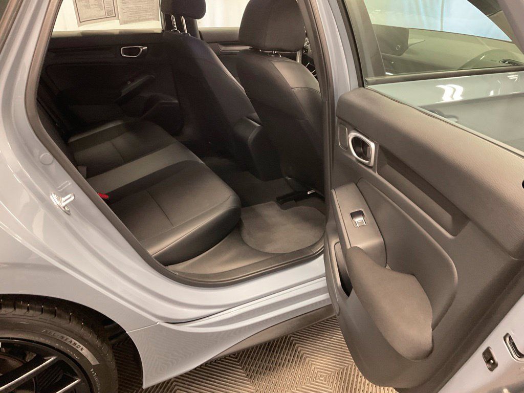 Used 2023 Honda Civic Sport image 26