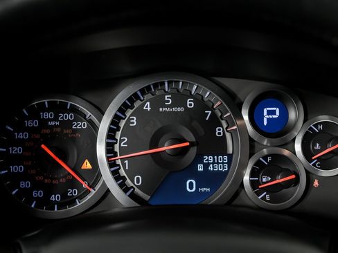 Used 2012 Nissan GT-R Premium image 25