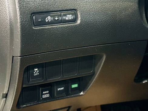 Used 2017 Nissan Rogue S image 11