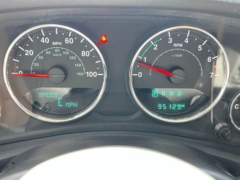 Used 2015 Jeep Wrangler Sahara w/ Connectivity Group AWD/4WD image 26