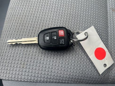 Used 2016 Toyota RAV4 XLE image 35