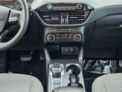 Used 2022 Ford Escape SE image 24