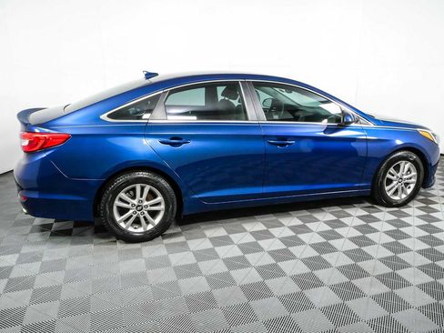 Used 2017 Hyundai Sonata SE FWD image 2