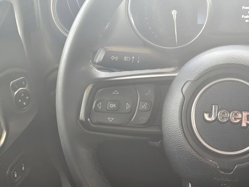 Used 2023 Jeep Wrangler Unlimited AWD/4WD image 16