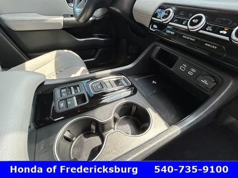 Used 2025 Honda Pilot EX-L image 22