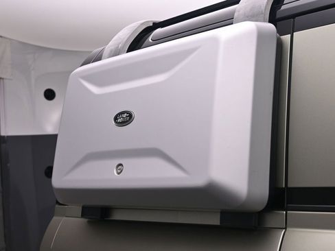 Used 2020 Land Rover Defender 110 HSE image 42