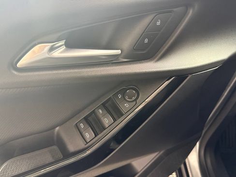 Used 2026 Chevrolet Equinox LT FWD image 18