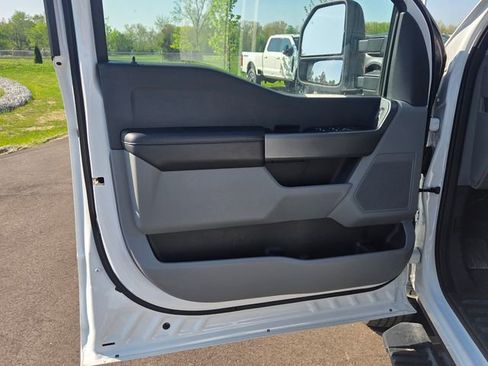 Used 2025 Ford F350 XLT AWD/4WD image 22