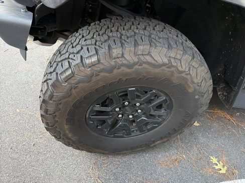 Used 2025 Ford Bronco Raptor AWD/4WD image 10