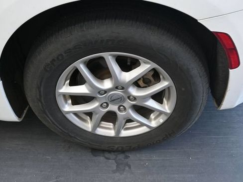 Used 2023 Chrysler Pacifica Touring-L FWD image 12