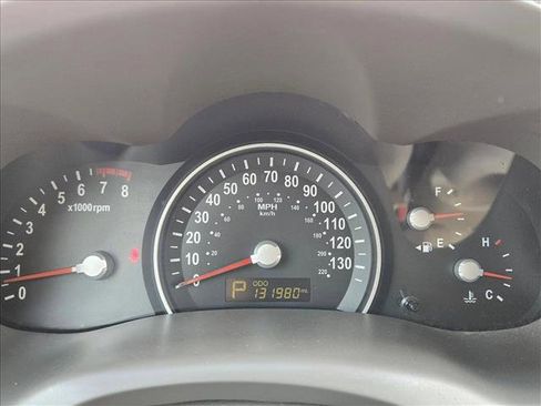 Used 2012 Kia Sedona LX image 13