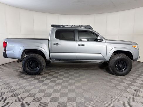 Used 2018 Toyota Tacoma SR w/ SR Convenience Package image 8