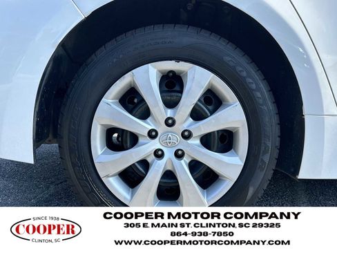 Used 2024 Toyota Corolla LE FWD image 17