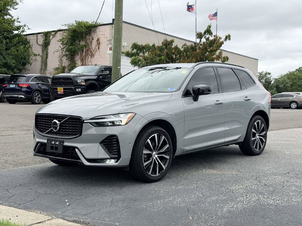 Used 2024 Volvo XC60 B5 Plus w/ Protection Package Premier AWD/4WD image 24