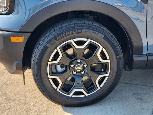 Used 2026 Ford Bronco Sport Outer Banks w/ Outer Banks Tech Package+ AWD/4WD image 11
