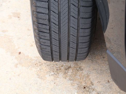 Used 2020 Chevrolet Equinox LT w/ LPO, Floor Liner Package FWD image 30