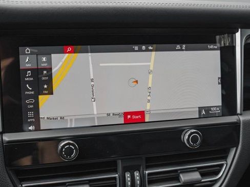 Used 2023 Porsche Macan Turbo image 16