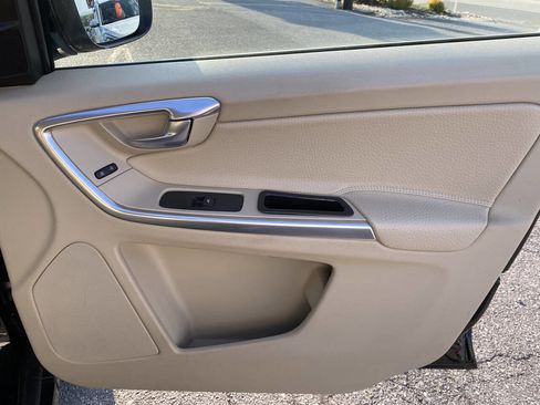 Used 2014 Volvo XC60 T6 AWD/4WD image 16