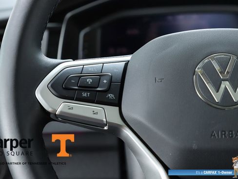 Used 2025 Volkswagen Jetta SEL FWD image 21