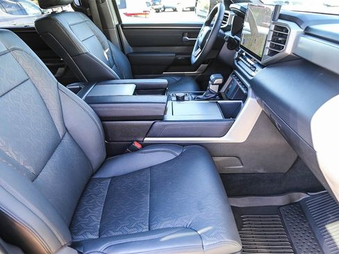 Used 2025 Toyota Sequoia Platinum image 15