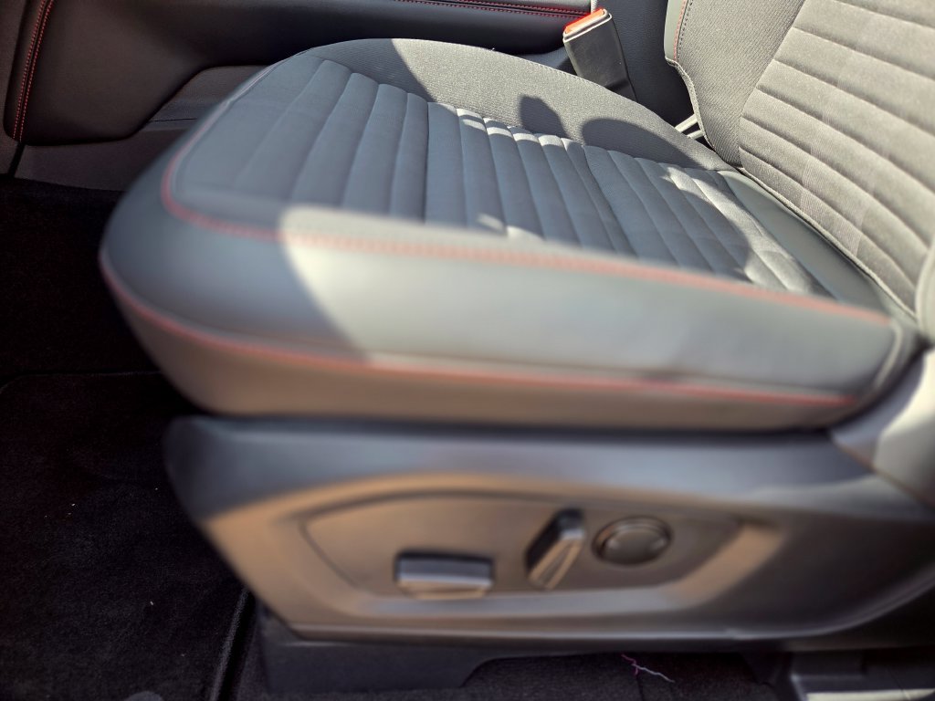 Used 2026 Ford Explorer ST-Line w/ Premium Package RWD image 30
