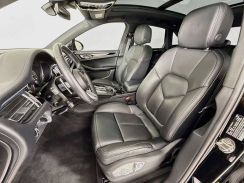 Certified 2023 Porsche Macan Turbo AWD/4WD image 5