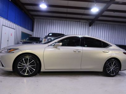 Used 2025 Lexus ES 350 w/ Premium Package