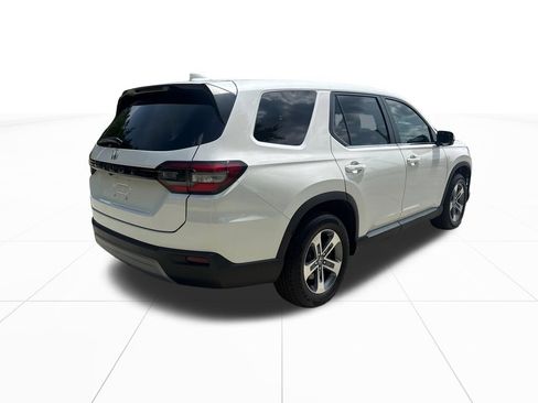 Certified 2025 Honda Pilot EX-L image 9