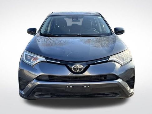 Used 2018 Toyota RAV4 LE image 8