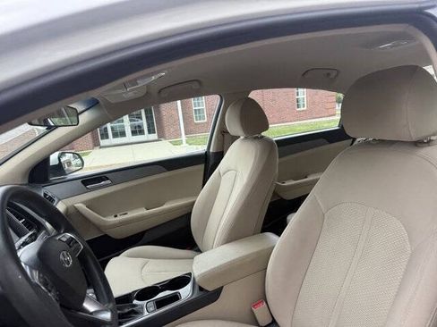 Used 2018 Hyundai Sonata SE FWD image 12