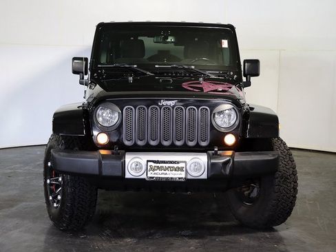 Used 2015 Jeep Wrangler Unlimited Sahara image 9