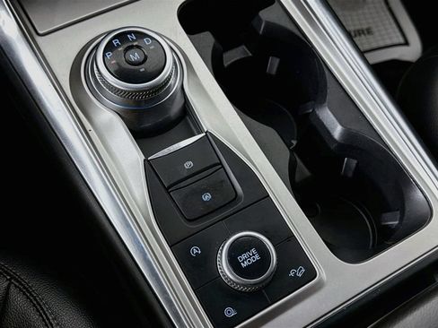 Used 2020 Ford Explorer XLT w/ Equipment Group 202A AWD/4WD image 16
