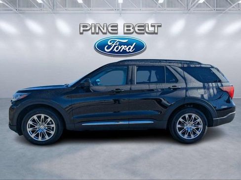 New 2025 Ford Explorer Active w/ Active Comfort Package image 2