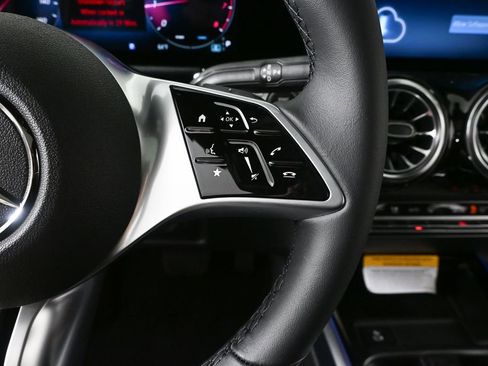 New 2026 Mercedes-Benz GLB 250 image 8