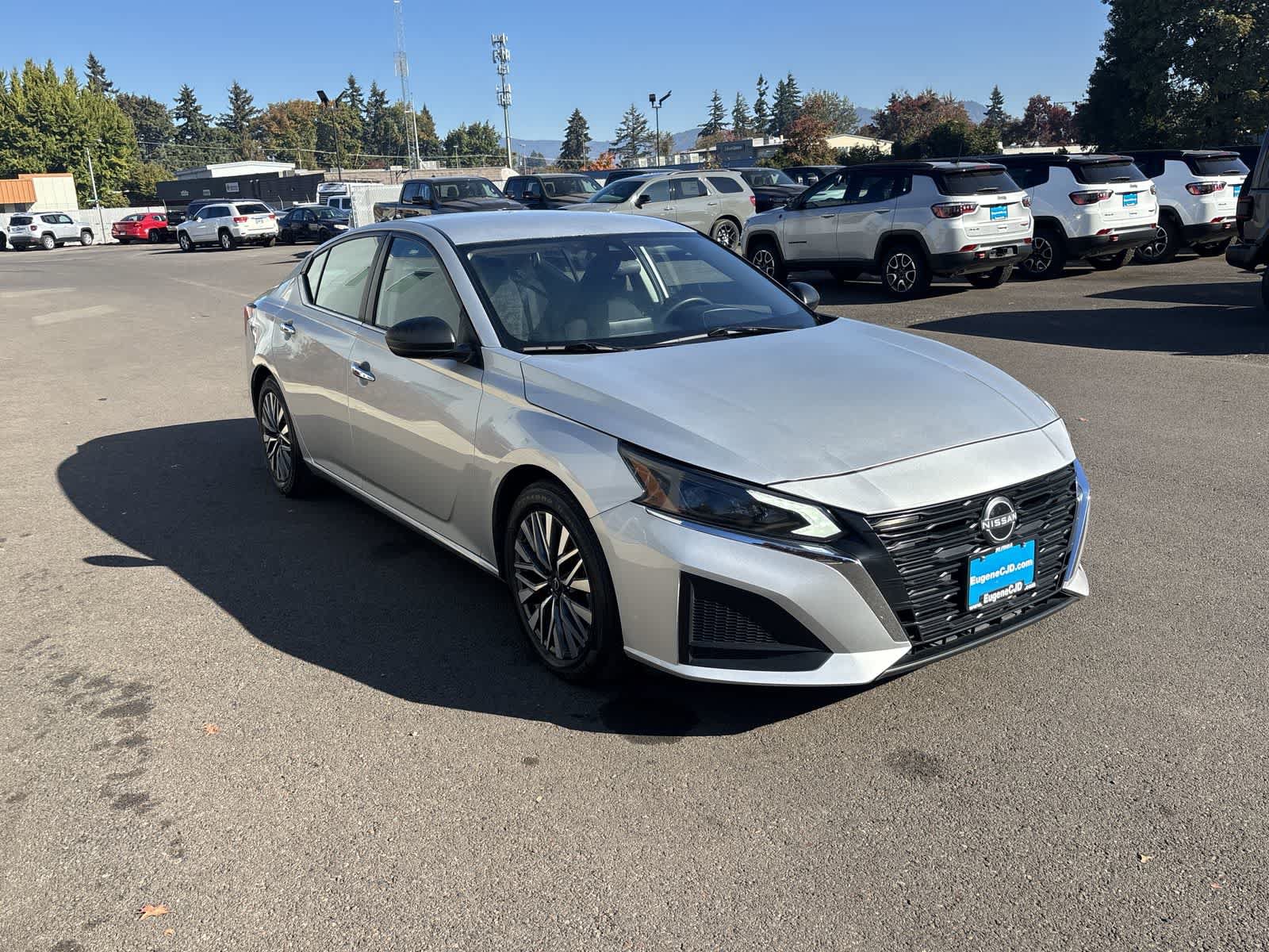Used 2024 Nissan Altima 2.5 SV FWD image 7