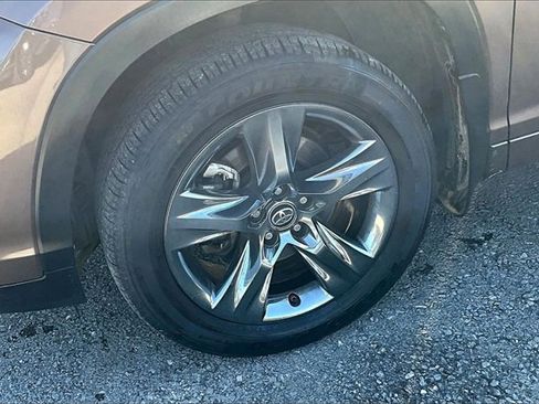 Used 2017 Toyota Highlander Limited Platinum image 8