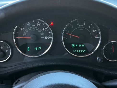 Used 2018 Jeep Wrangler Unlimited Sahara AWD/4WD image 23