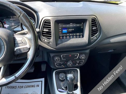 Used 2019 Jeep Compass Latitude w/ Popular Equipment Group AWD/4WD image 6