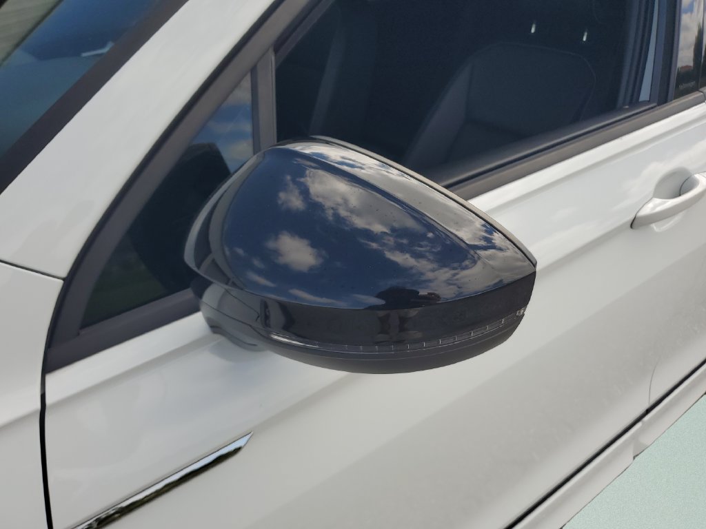 Used 2021 Volkswagen Tiguan SE R-Line FWD image 27