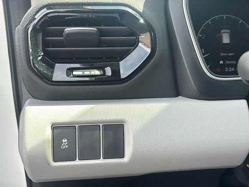 Used 2023 Honda Pilot LX image 15