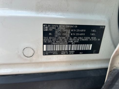 Used 2021 Toyota RAV4 XLE Premium AWD/4WD image 32
