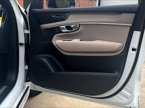 New 2026 Volvo XC90 T8 Ultra w/ Lounge Package AWD/4WD image 14