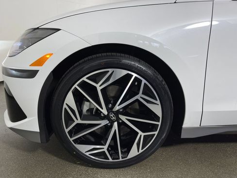 Used 2023 Hyundai Ioniq 6 SEL RWD image 11